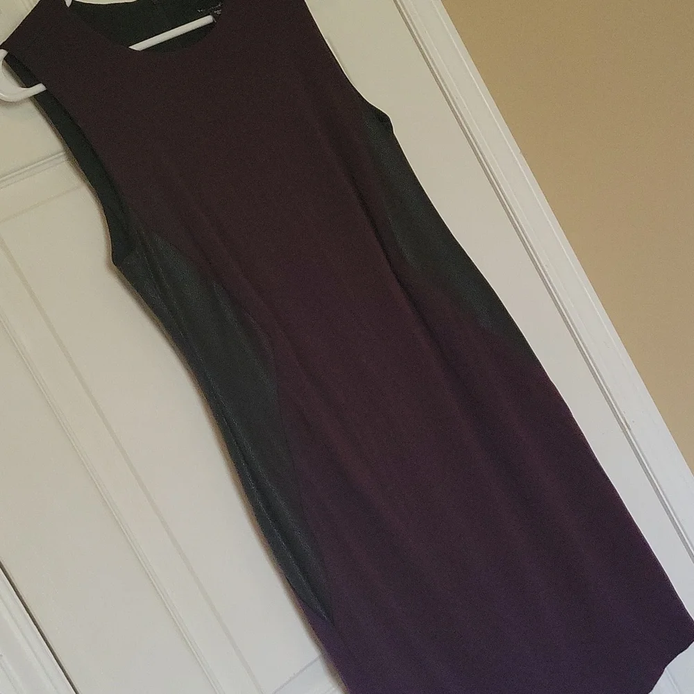 KAREN KANE RAYON BLACK/PURPLE SHEATH DRESS. Large. - Picture 8 of 11